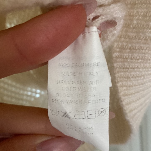 Marc Jacob’s cashmere sweater - Picture 3 of 3